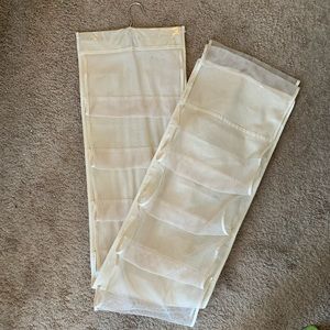 Hanging mesh shoe holder